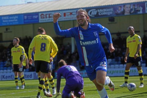 Bradley Dack goal