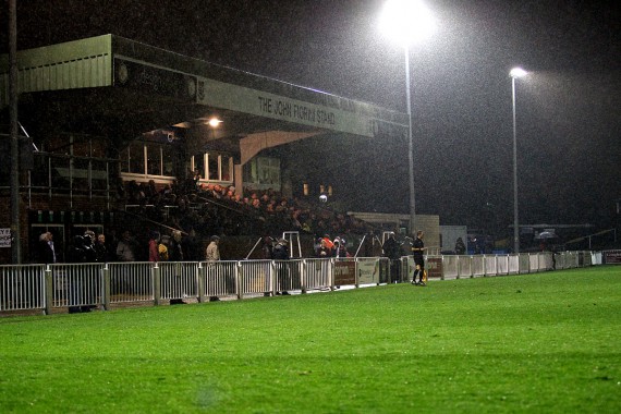 FT9C1863 - The rain falls at Hayes Lane
