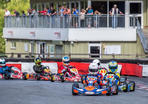 Sam Heading leads Glenie, winner Reeves is #12.